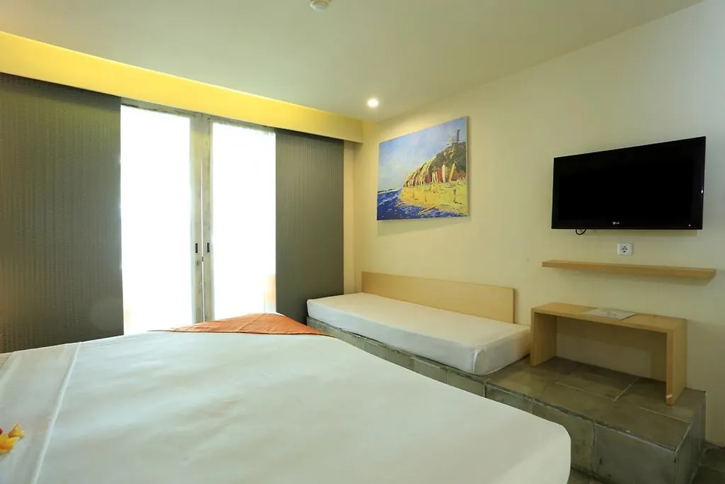 Reddoorz Plus Near Kuta Square Hotel