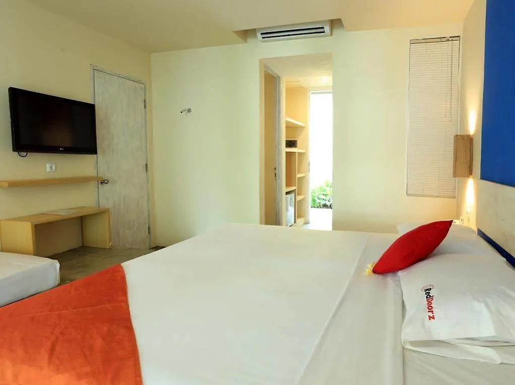 Reddoorz Plus Near Kuta Square 3*, Kuta (Bali)