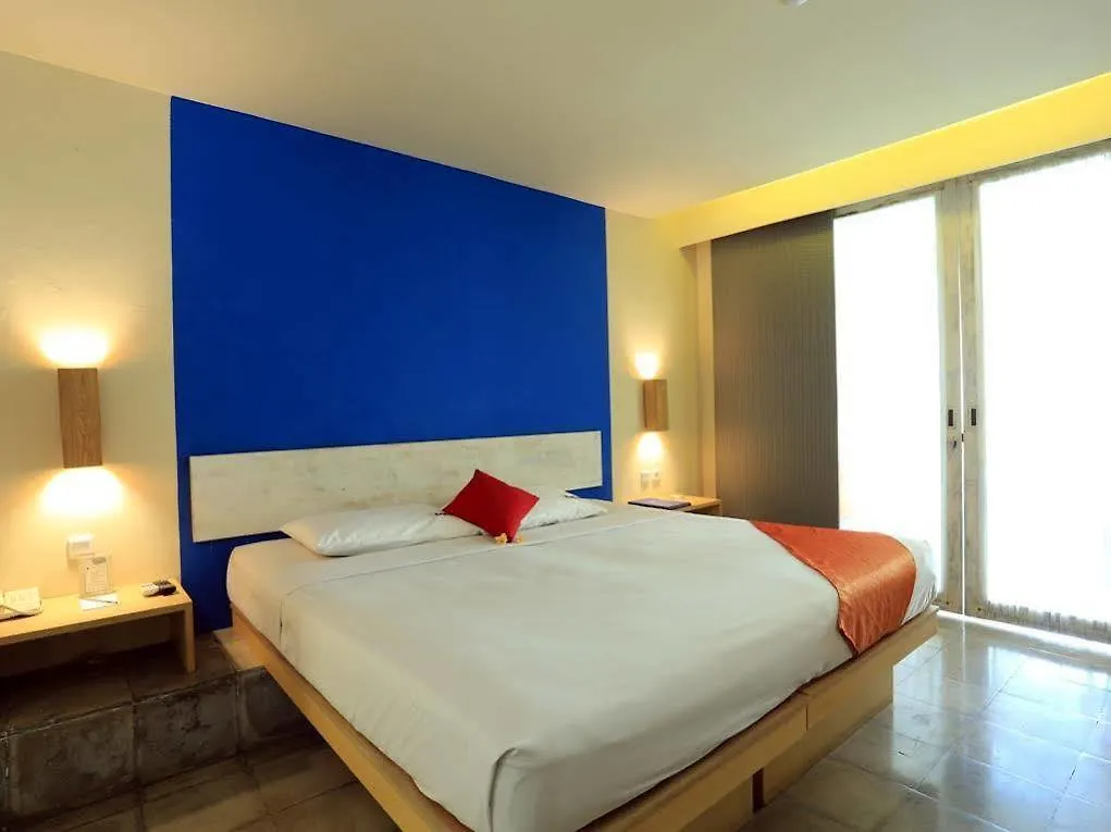 Reddoorz Plus Near Kuta Square Hotel